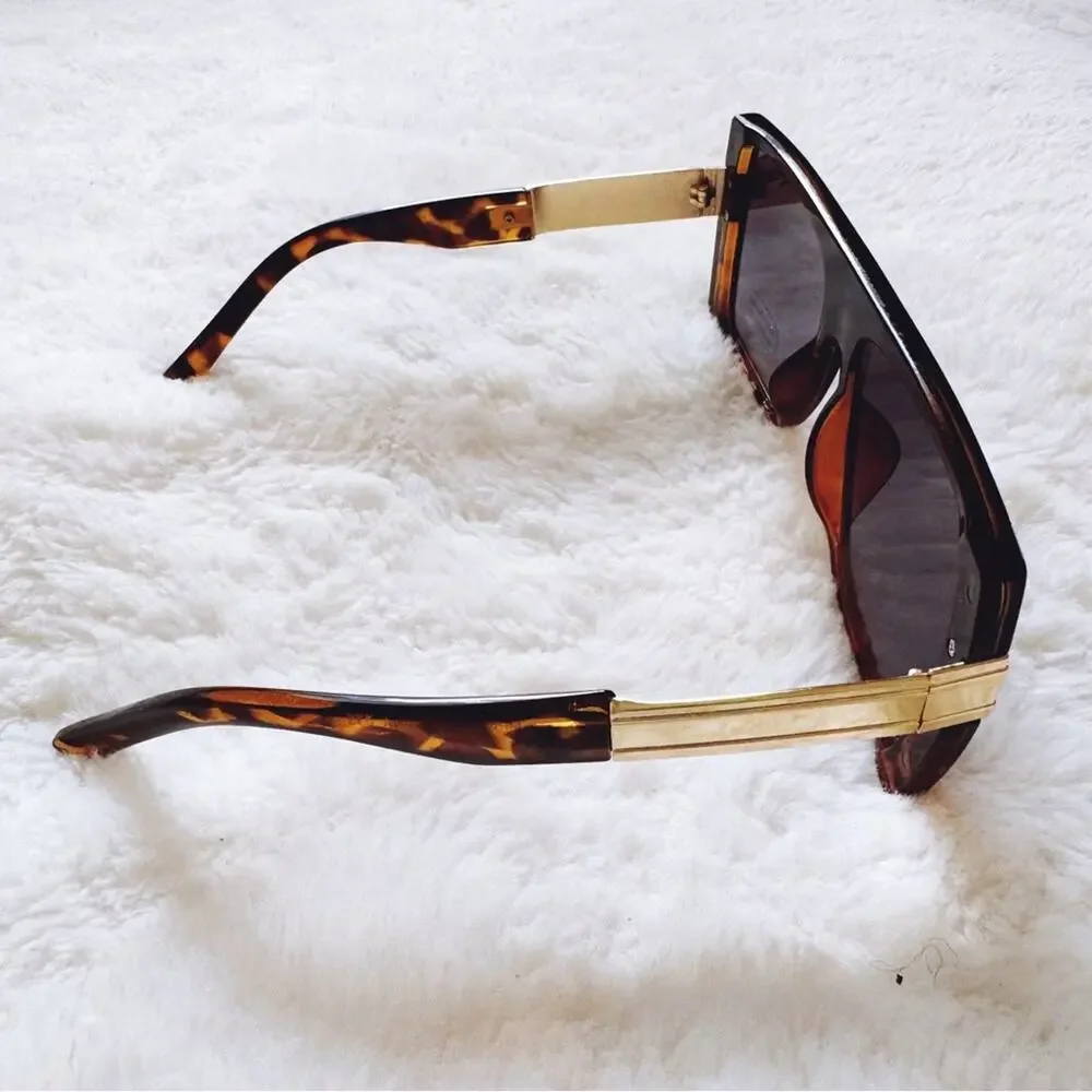 Stylish Black and Tortoise Sunglasses - Picture 6 of 9